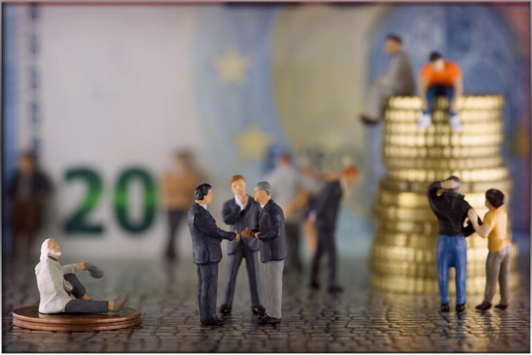 Immagine che illustra il concetto di social lending con persone che scambiano denaro online.